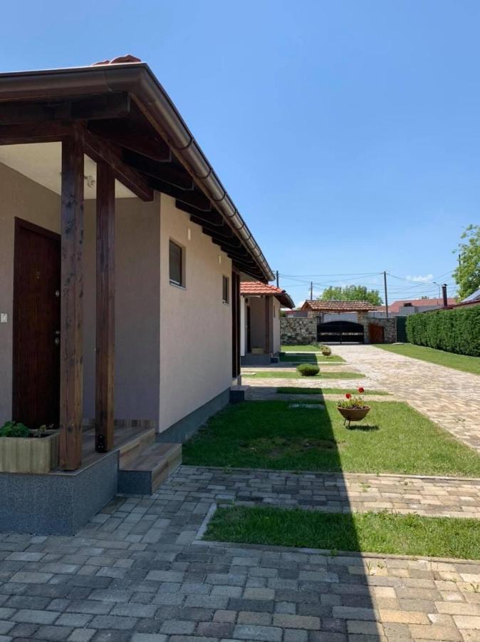 Konak Nestor Bungalows 斯科普里 外观 照片