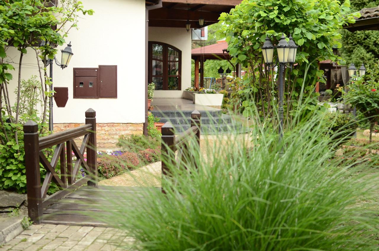 Konak Nestor Bungalows 斯科普里 外观 照片