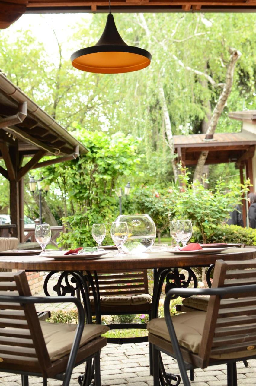 Konak Nestor Bungalows 斯科普里 外观 照片